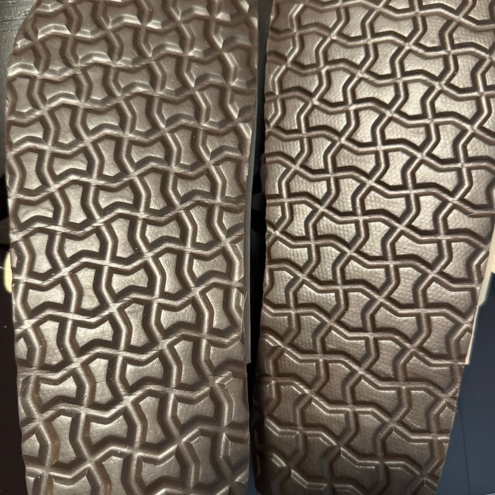 Cushionaire Women's Cream Mules - Picture 4 of 4